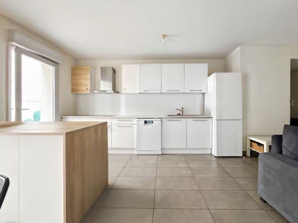 Lyon (69009) À vendre – Beau T3 avec vaste extérieur en plein cœur de Valmy (Lyon 9e)