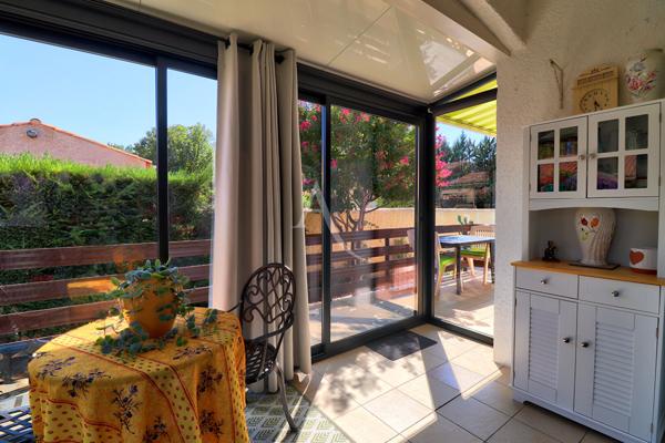 VILLA AVEC PISCINE JARDIN PAYSAGE ET GARAGE AU CALME ABSOLU
