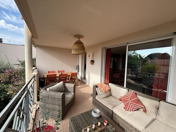 Appartement Hyeres  3 pièce(s) 70.68 m2