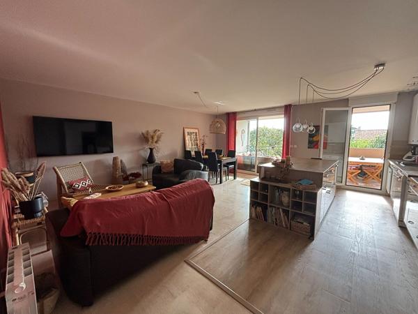 Appartement Hyeres  3 pièce(s) 70.68 m2