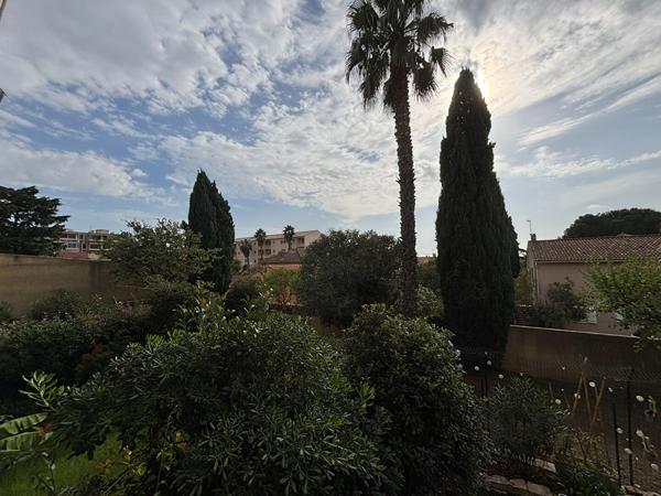 Appartement Hyeres  3 pièce(s) 70.68 m2