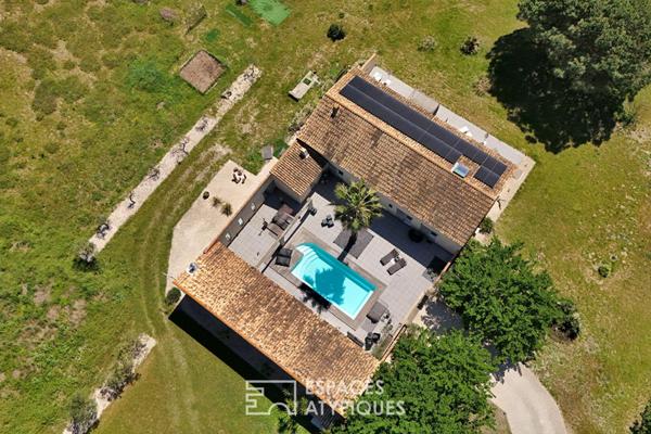 Mas contemporain avec piscine en Camargue