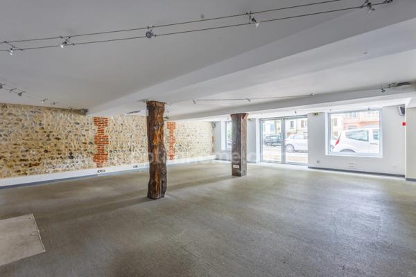 Honfleur centre ville - Local commercial ou bureau à vendre - 166 m2 - Plain pied -