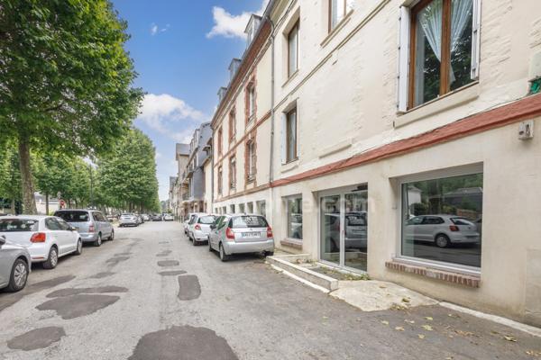 Honfleur centre ville - Local commercial ou bureau à vendre - 166 m2 - Plain pied -