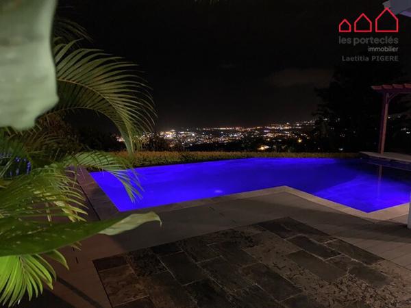 Villa de standing - 6 pièces 240m² - Vue mer imprenable