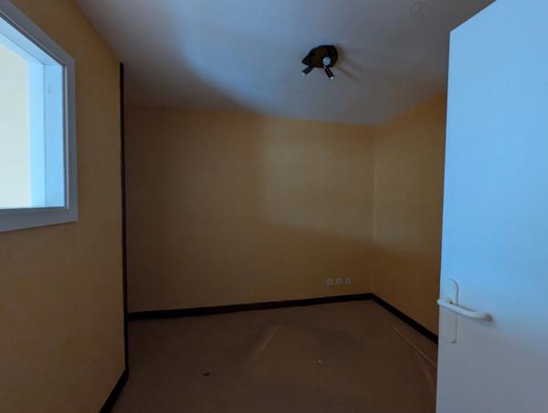 Local/bureau à vendre TARBES (65)