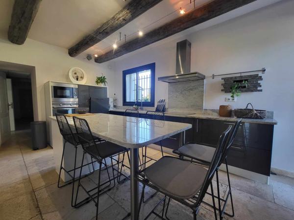 Châteaurenard (13160) Mas 244 m2 en campagne sur 2ha de terrain