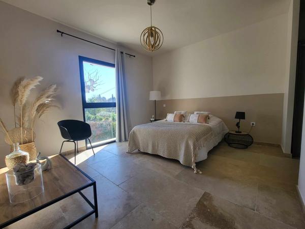 Châteaurenard (13160) Mas 244 m2 en campagne sur 2ha de terrain