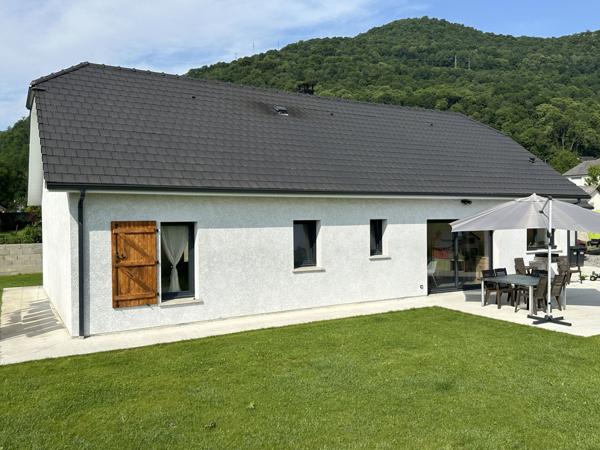 Oloron-Sainte-Marie (64400) Proche d’Oloron Sainte Marie, plain-pied incontournable de 2021 à l’état neuf !