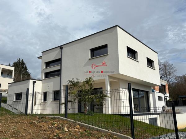Maison
                                                                                                                                                                                                                                                                                                                        5 pièce(s)                                                                                                                                                                                                          4 chambre(s)                                                                                                                                                                                                          150  m²