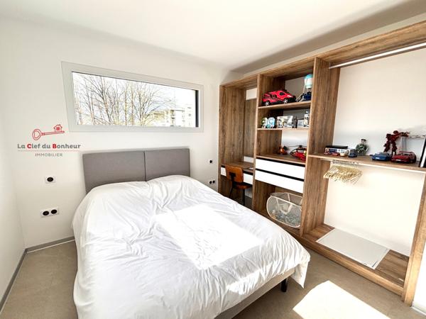 Maison
                                                                                                                                                                                                                                                                                                                        5 pièce(s)                                                                                                                                                                                                          4 chambre(s)                                                                                                                                                                                                          150  m²