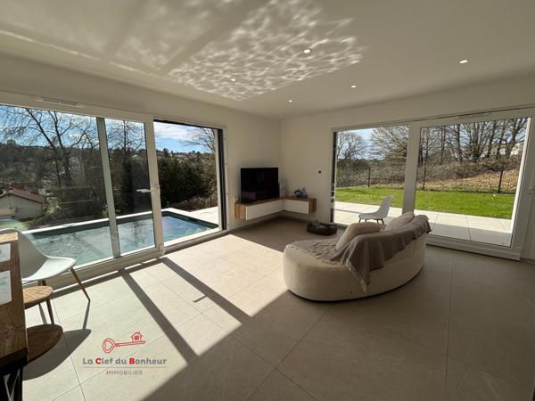 Maison
                                                                                                                                                                                                                                                                                                                        5 pièce(s)                                                                                                                                                                                                          4 chambre(s)                                                                                                                                                                                                          150  m²
