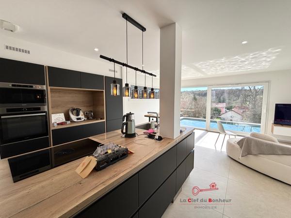 Maison
                                                                                                                                                                                                                                                                                                                        5 pièce(s)                                                                                                                                                                                                          4 chambre(s)                                                                                                                                                                                                          150  m²