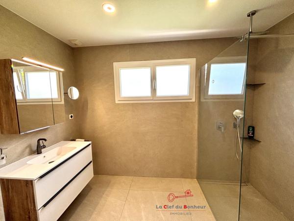 Maison
                                                                                                                                                                                                                                                                                                                        5 pièce(s)                                                                                                                                                                                                          4 chambre(s)                                                                                                                                                                                                          150  m²