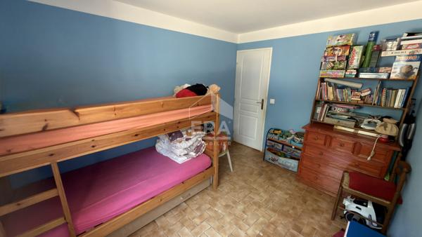 A VENDRE 83470 SAINT MAXIMIN LA SAINTE BAUME MAISON DE PLAIN PIED TYPE 4 DE 108M²  SUR 2450 M² DE JARDIN PISCINE GARAGE ET STUDIO INDEPENDANT