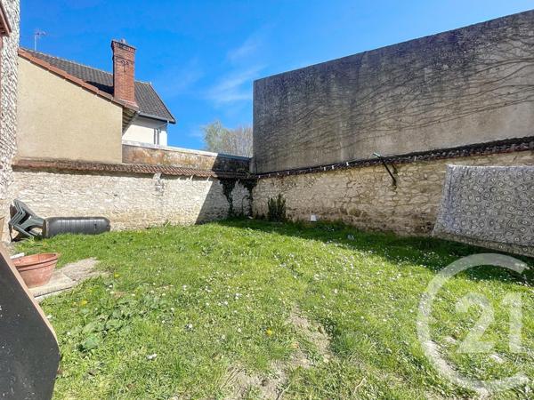 Immeuble à vendre  69 m2 MONTEREAU FAULT YONNE - 77