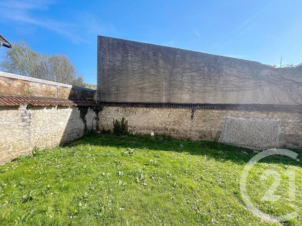 Immeuble à vendre  69 m2 MONTEREAU FAULT YONNE - 77