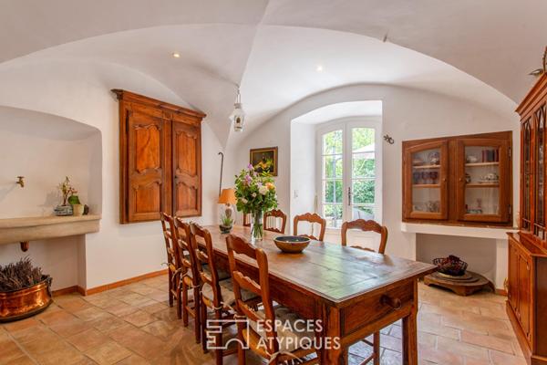 Ancien presbytère rénové et son jardin secret