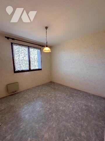 À vendre, un bel appartement traversant de 88,69 m² situé au deuxième et dernier étage d'une co...