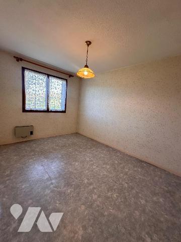 À vendre, un bel appartement traversant de 88,69 m² situé au deuxième et dernier étage d'une co...