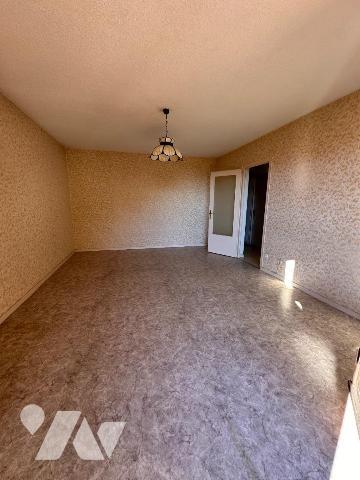 À vendre, un bel appartement traversant de 88,69 m² situé au deuxième et dernier étage d'une co...