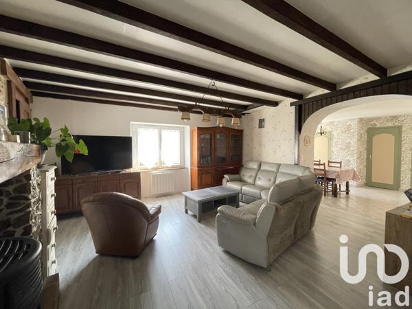 Maison à vendre 7 pièces 200 m² Sauzé-Vaussais