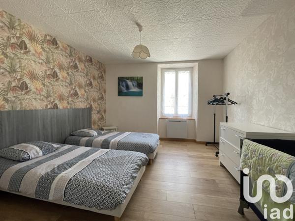 Maison à vendre 7 pièces 200 m² Sauzé-Vaussais