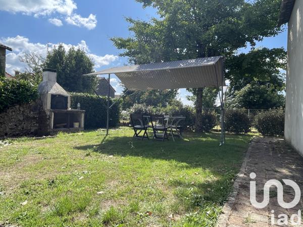 Maison à vendre 7 pièces 200 m² Sauzé-Vaussais