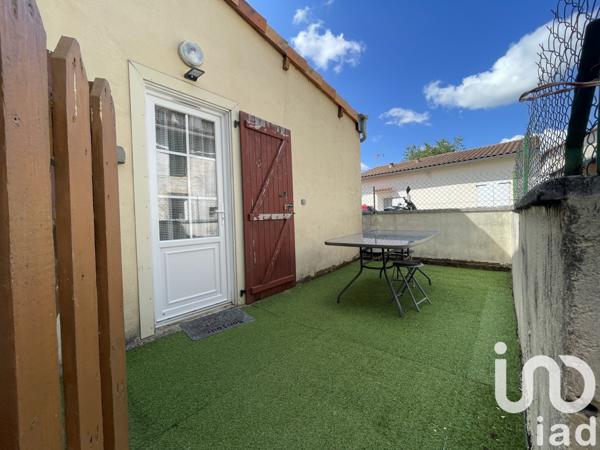 Maison à vendre 7 pièces 200 m² Sauzé-Vaussais