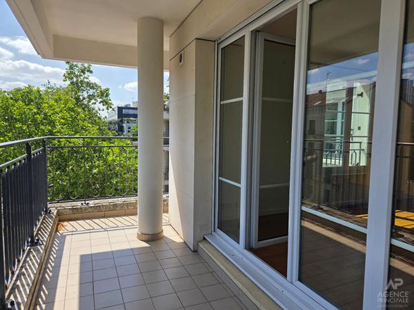 Appartement Rueil Malmaison 4 pièce(s) 100.10 m² Loyer 2 020 €/mois charges comprises **  - Référence  19705