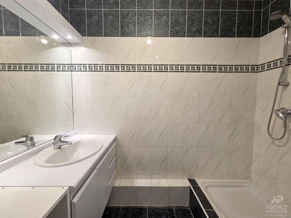 Appartement Rueil Malmaison 4 pièce(s) 100.10 m² Loyer 2 020 €/mois charges comprises **  - Référence  19705