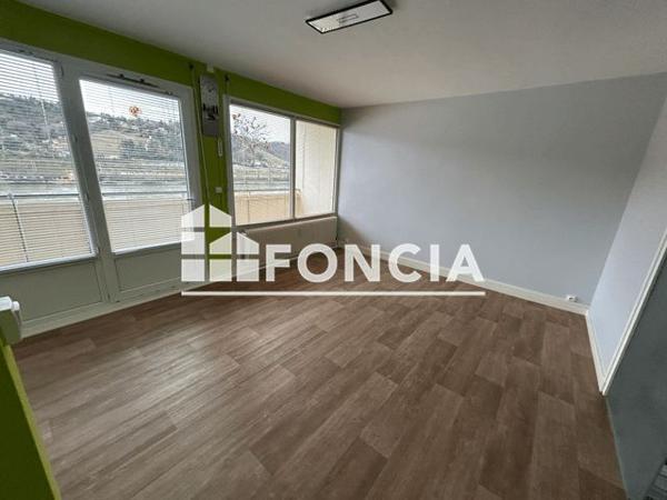 Location Appartement 4 pièces 74 m² - 25 QUAI F.MISTRAL Vienne 38200