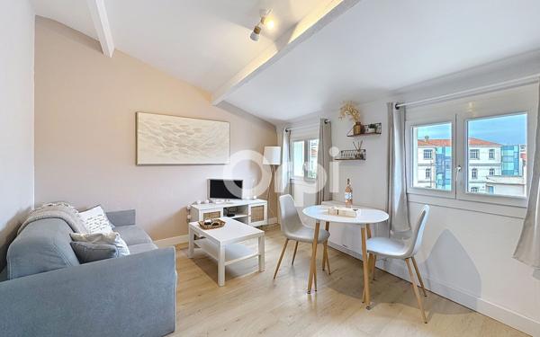 Immeuble à vendre    10 pièces •  Saint-Raphaël