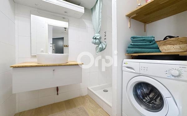 Immeuble à vendre    10 pièces •  Saint-Raphaël