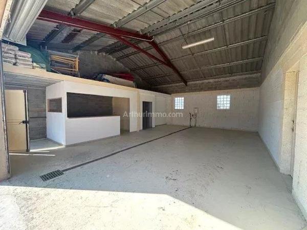 Location Local commercial 3 pièces 80 m2 à Sainte-Tulle
