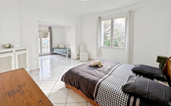 Maison à louer    5 pièces •  Antibes