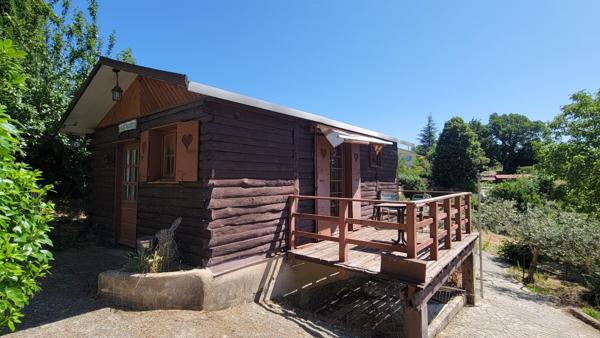 Maison avec source et piscine