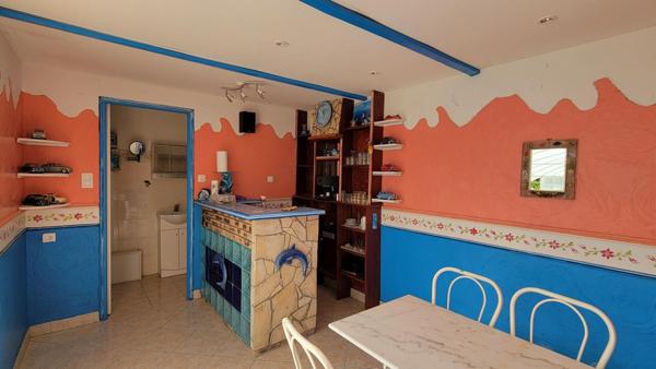 Maison avec source et piscine