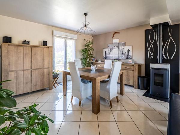 MAREUIL-LÈS-MEAUX  Maison récente 4 chambres avec jardin de 600 m²