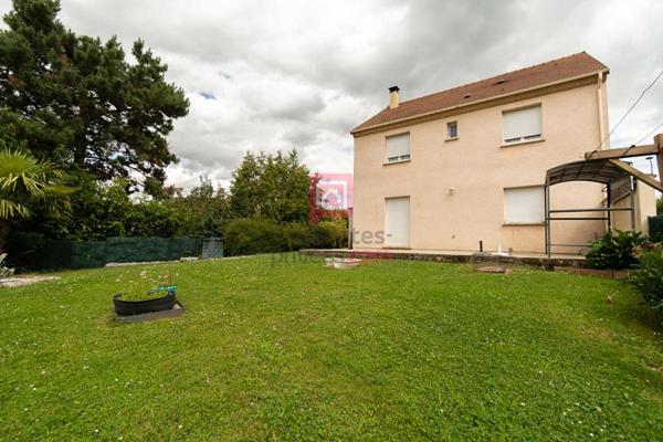 MAREUIL-LÈS-MEAUX  Maison récente 4 chambres avec jardin de 600 m²
