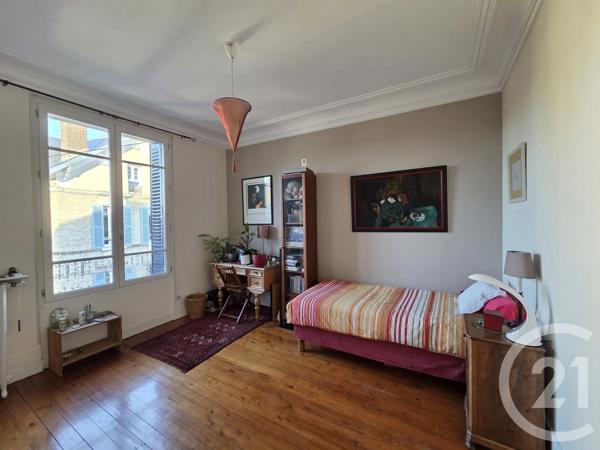 Maison à vendre  7 pièces - 183 m 2   PONTOISE  - 95