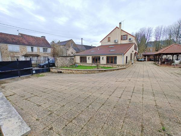 PROPRIETE AVEC ETANG