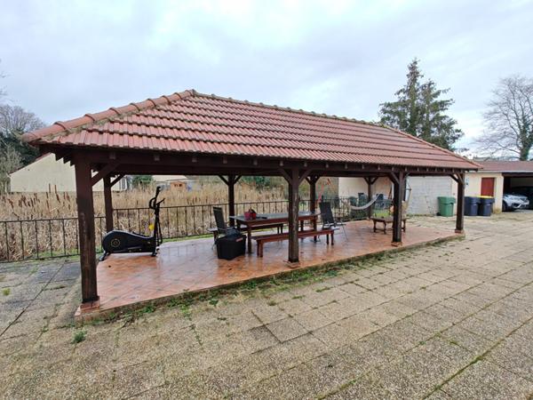 PROPRIETE AVEC ETANG