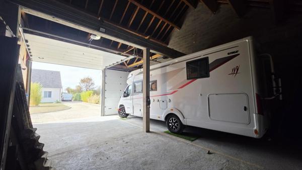 MAISON RÉCENTE DE PLAIN PIED 114M² 3 PIECES GARAGES CAMPING CAR