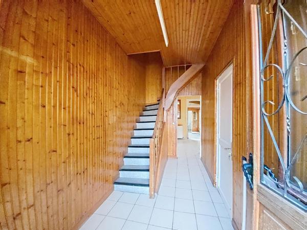 A VAUX ! joli quartier de Laon, CENTRE VILLE !