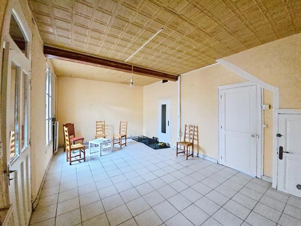 A VAUX ! joli quartier de Laon, CENTRE VILLE !