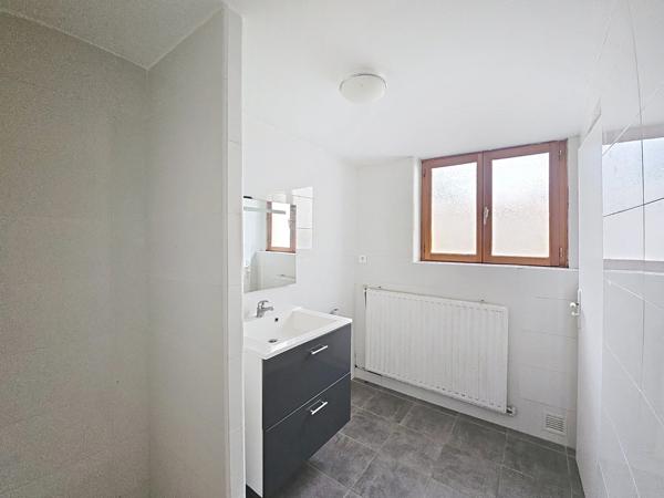 A VAUX ! joli quartier de Laon, CENTRE VILLE !