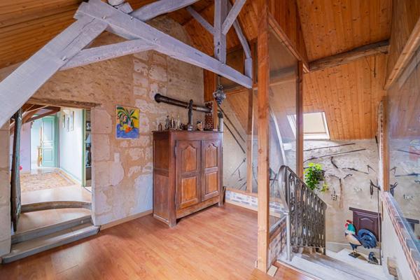 Maison Montval Sur Loir 8 pièce(s) 196 m2