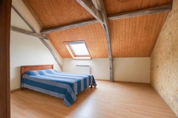 Maison Montval Sur Loir 8 pièce(s) 196 m2