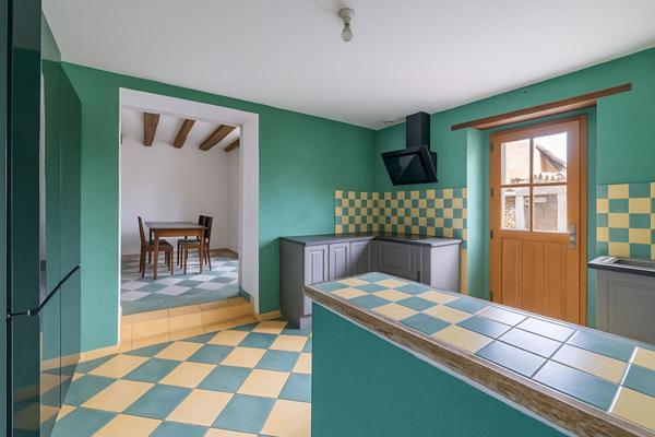 Maison Montval Sur Loir 8 pièce(s) 196 m2